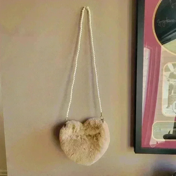 Beige Faux Pearl Decor Heart Design Fluffy Women's Small Crossbody Bag - Picture 6 of 8